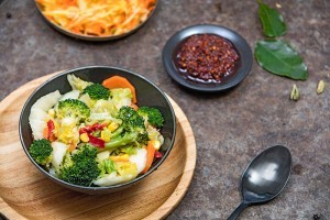 Rondvaart boot huren indonesische rijsttafel amsterdam